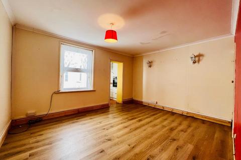 43 Dudley Road, Folkestone, CT19 6DA