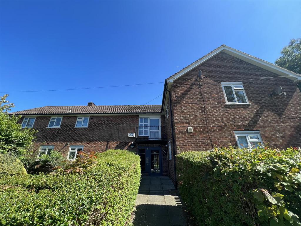 Gainsborough Road, Upton, Wirral 2 bed flat for sale £77,500