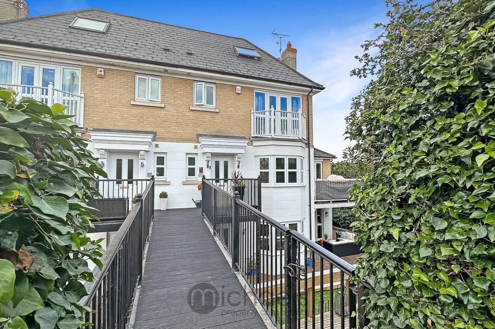 Mile End Road, Colchester, CO4 3 bed townhouse for sale £425,000