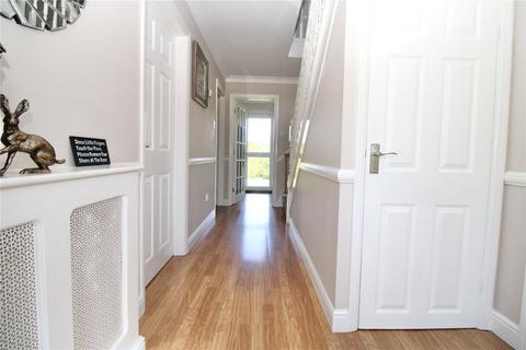 4 Bladen Drive, Rushmere St Andrew, Ipswich, IP4 5UG
