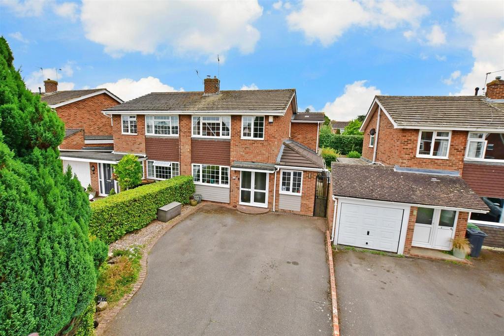 Meadow View Road, Boughton Monchelsea, Maidstone, Kent 3 bed semi