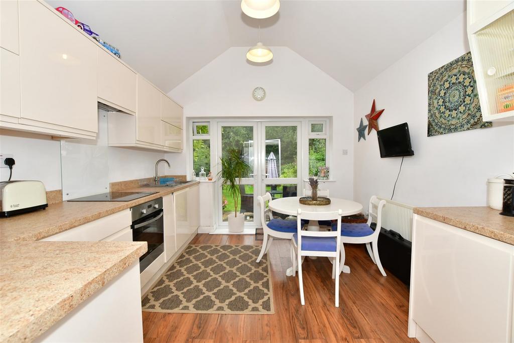 Kitchen/Dining Area