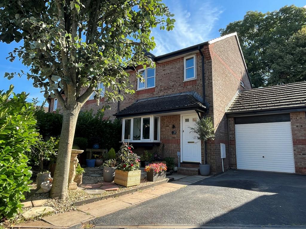 Little Barton, Kingsteignton, Newton... 3 bed end of terrace house for