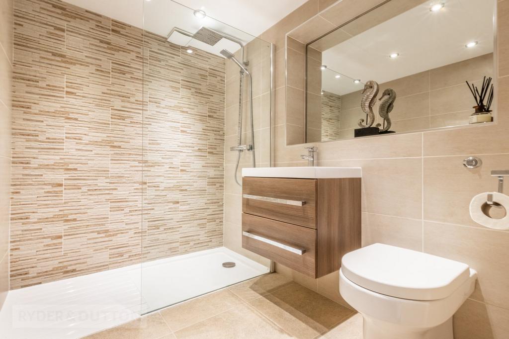 En-Suite Shower