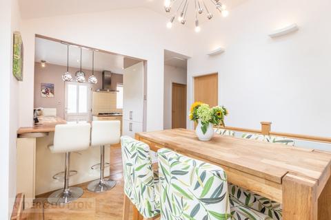 42 Grove Road, Uppermill, Oldham, OL3 6JL