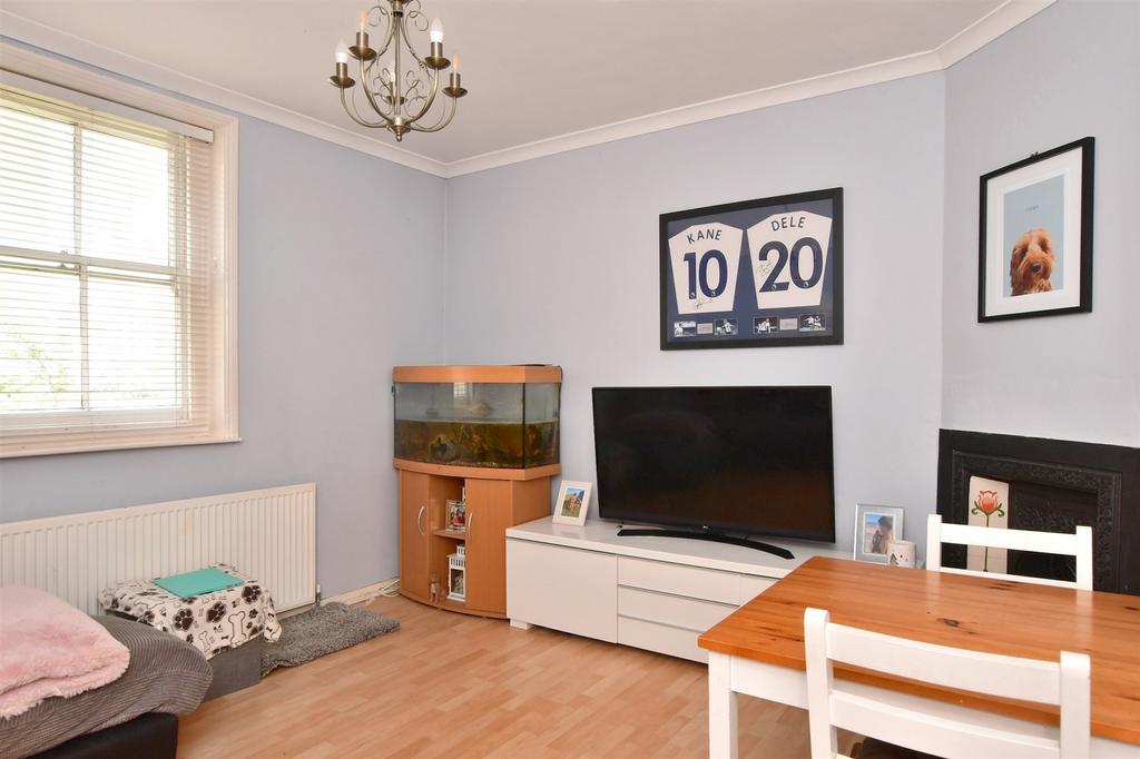 Park Terrace, Bognor Regis, West Sussex 1 bed ground floor flat for