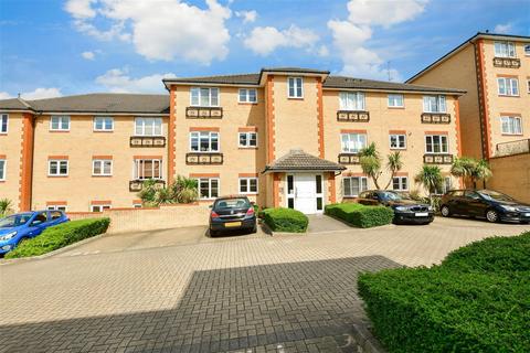 2 bedroom flat for sale - Stoneleigh Road, Clayhall, Ilford, Essex