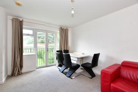 2 bedroom flat for sale - Stoneleigh Road, Clayhall, Ilford, Essex