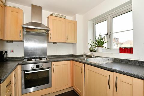 2 bedroom flat for sale, Stoneleigh Road, Clayhall, Ilford, Essex
