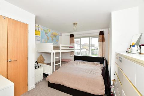 2 bedroom flat for sale, Stoneleigh Road, Clayhall, Ilford, Essex