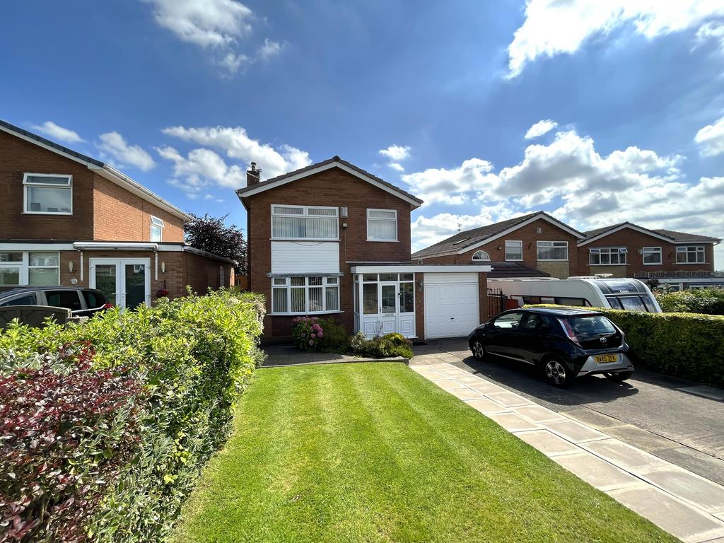 Darvel Close, Breightmet, Bolton, BL2 3 bed detached house £285,000