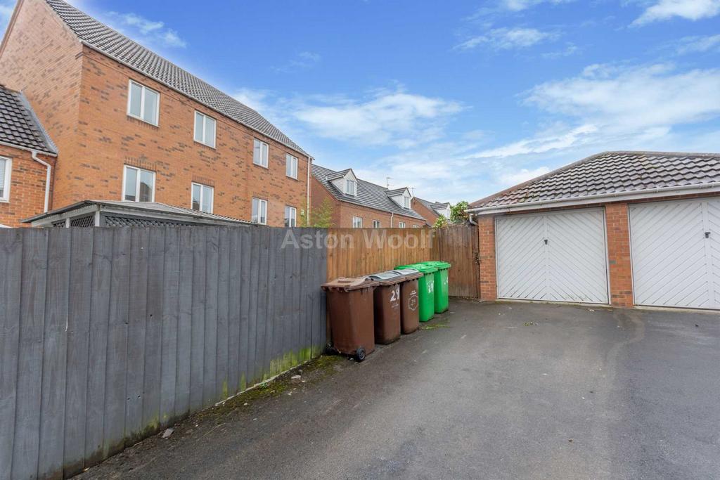 House in Nottingham - View 2