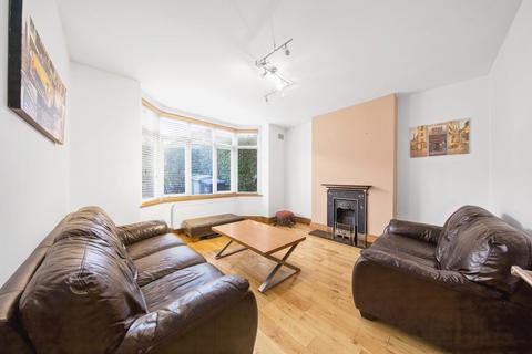 4 bedroom semi-detached house to rent - Dollis Hill Avenue, Dollis Hill, NW2