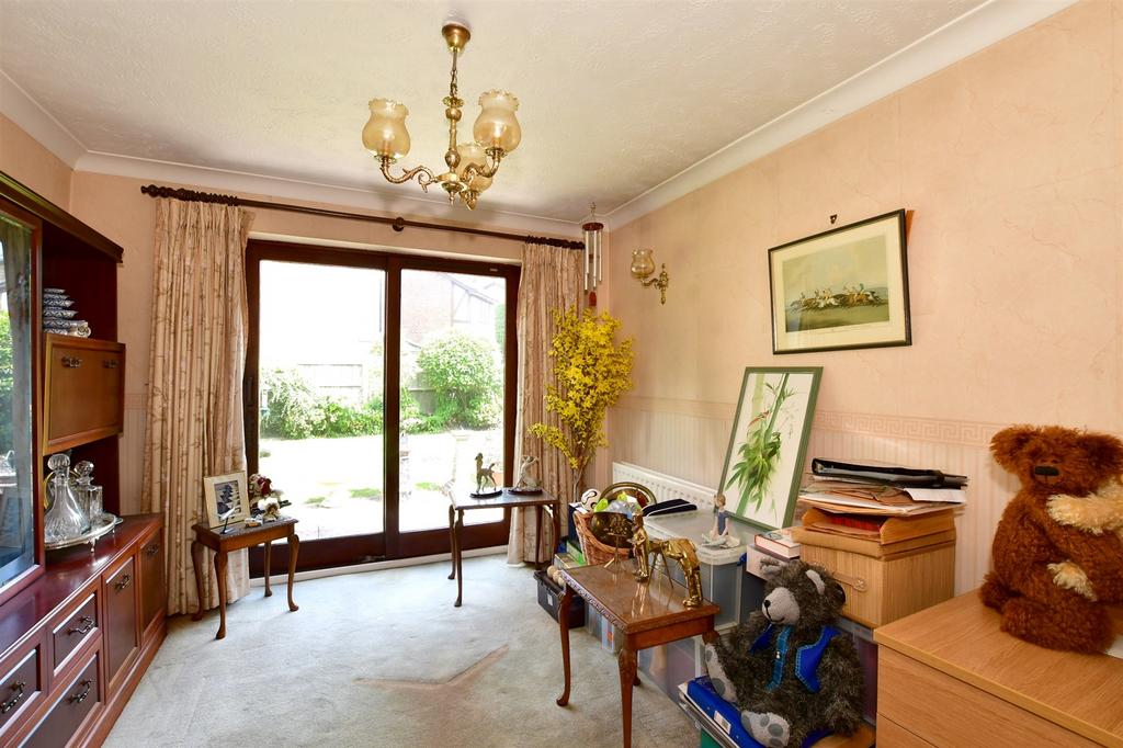 Knighton Close, Pound Hill, Crawley, West Sussex 4 bed detached house