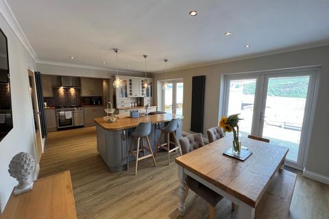 12 Green Acre Drive, Tonypandy, CF40 1DA