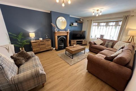 12 Green Acre Drive, Tonypandy, CF40 1DA