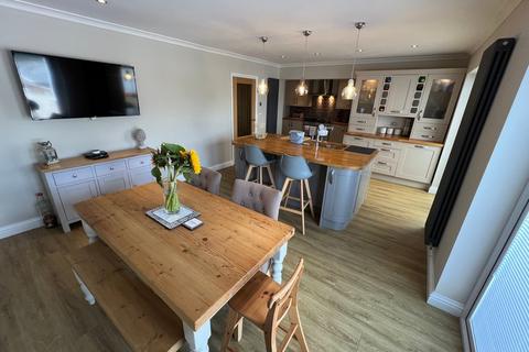 12 Green Acre Drive, Tonypandy, CF40 1DA
