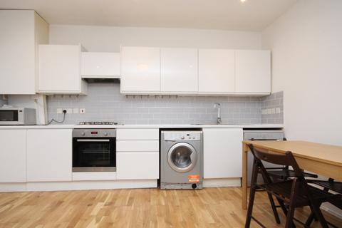 4 bedroom flat to rent, Hillmarton Road, Islington, N7