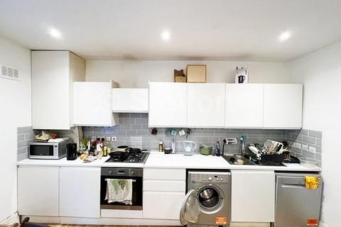 4 bedroom flat to rent, Hillmarton Road, London, N7