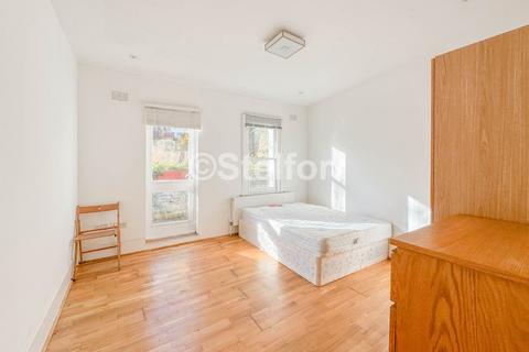 4 bedroom flat to rent, Hillmarton Road, London, N7