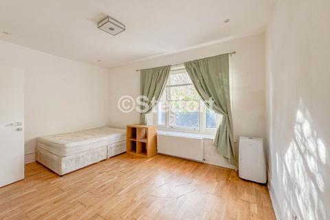 4 bedroom flat to rent, Hillmarton Road, London, N7