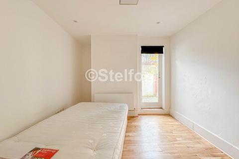 4 bedroom flat to rent, Hillmarton Road, London, N7