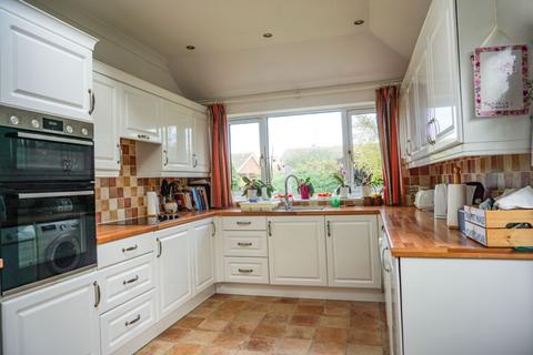 46 Bromstone Road, Broadstairs, CT10 2HT