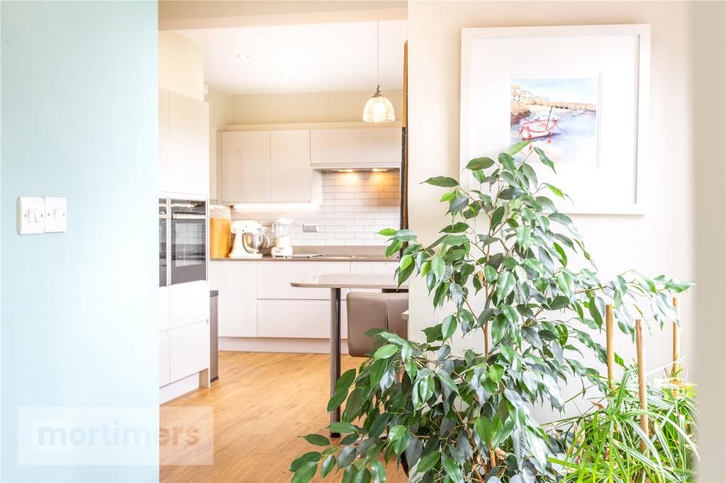 Kitchen/ Breakfast