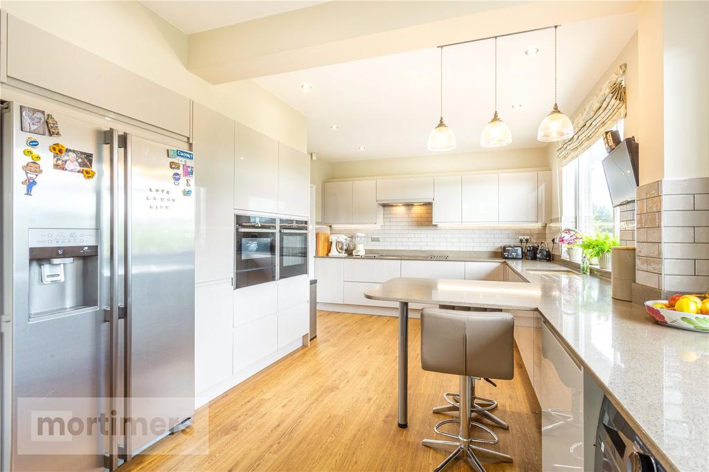 Kitchen/ Breakfast
