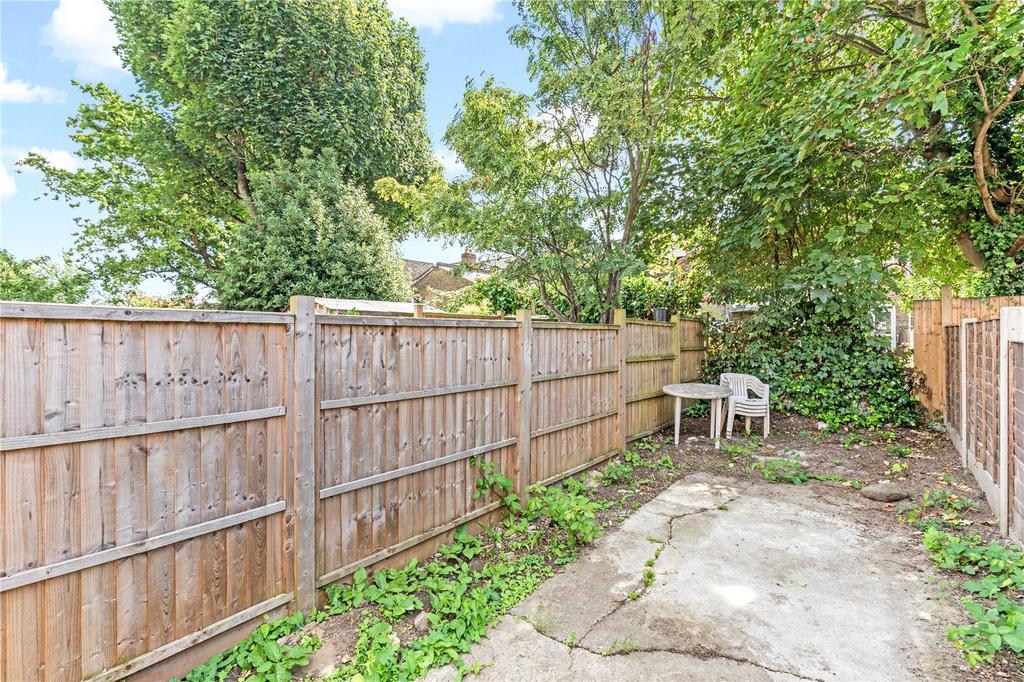 Cambray Road, London, SW12 2 bed flat £2,000 pcm (£462 pw)