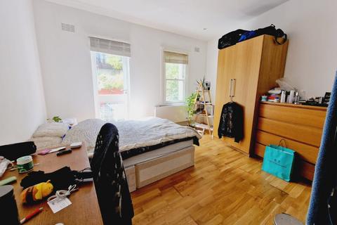 4 bedroom flat to rent, Hillmarton road, Holloway.