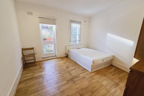 4 bedroom flat to rent, Hillmarton road, Holloway.