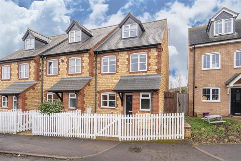 25 Easton Lane, Bozeat, Wellingborough, NN29 7NN