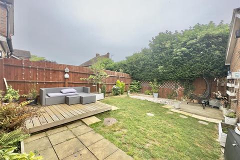3 Cobblers Place, Bozeat, Wellingborough, NN29 7HH