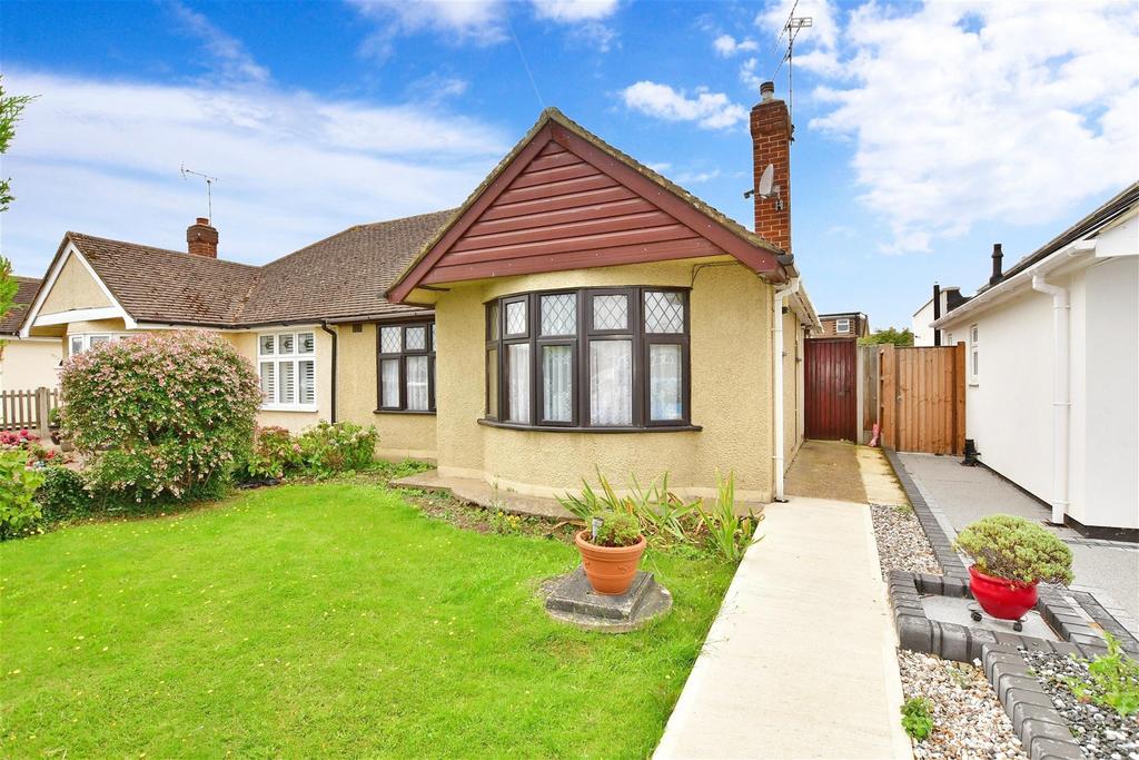 Laurel Avenue, Wickford, Essex 2 bed semidetached bungalow for sale