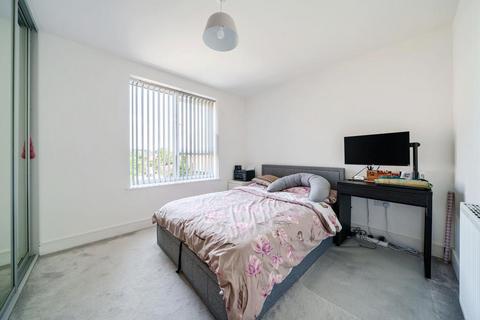 2 bedroom flat for sale - High Wycombe,  Buckinghamshire,  HP11