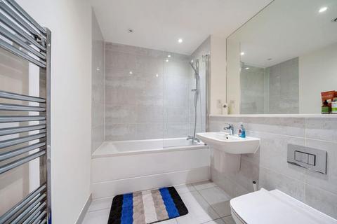 2 bedroom flat for sale, High Wycombe,  Buckinghamshire,  HP11