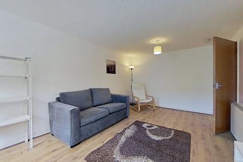 2 bedroom flat to rent, West Graham Street, Glasgow, G4