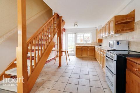 52 Codenham Straight, Basildon, SS16 5DH