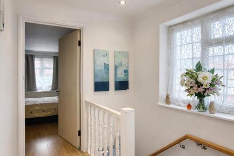 2 bedroom semi-detached house to rent, Kenton Lane, Harrow HA3