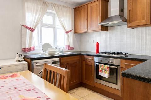 2 bedroom semi-detached house to rent, Kenton Lane, Harrow HA3