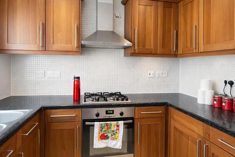 2 bedroom semi-detached house to rent, Kenton Lane, Harrow HA3