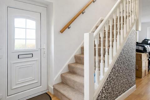 2 bedroom semi-detached house to rent, Kenton Lane, Harrow HA3