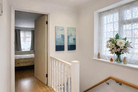 2 bedroom semi-detached house to rent, Kenton Lane, Harrow HA3