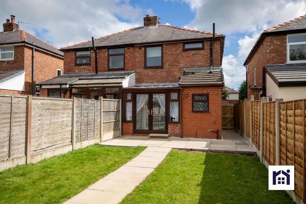 Broadfield Drive, Leyland, PR25 1GJ 2 bed semidetached house for sale