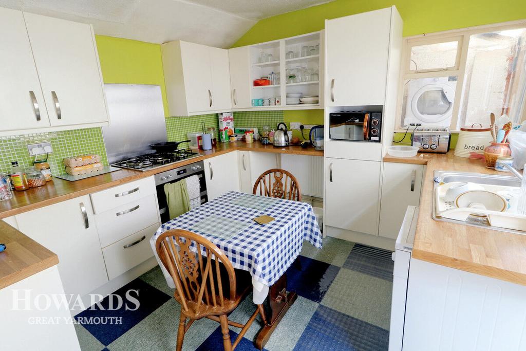Trafalgar Road, Great Yarmouth 5 bed terraced house for sale £220,000