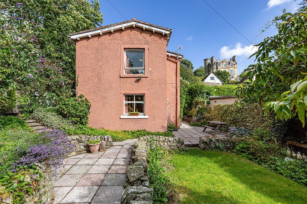Maihaugen, Old Bridge Road, Selkirk... 3 bed detached house £185,000