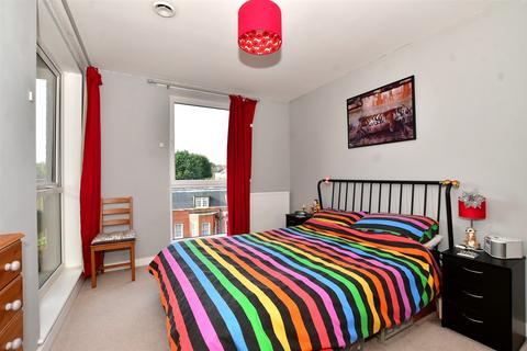 1 bedroom flat for sale, Station Road, Sutton, Surrey