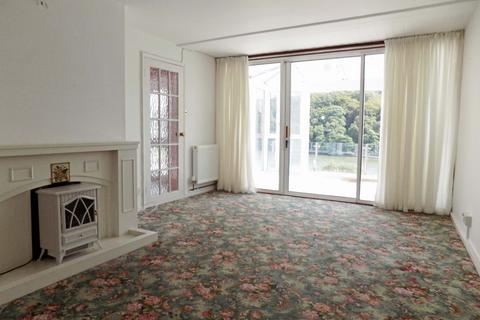 4 Bar Meadows, Malpas, Truro, TR1 1SS