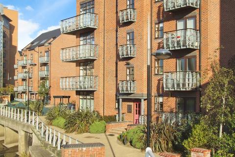 2 bedroom flat to rent, Turlow Court, Leeds, West Yorkshire, LS9